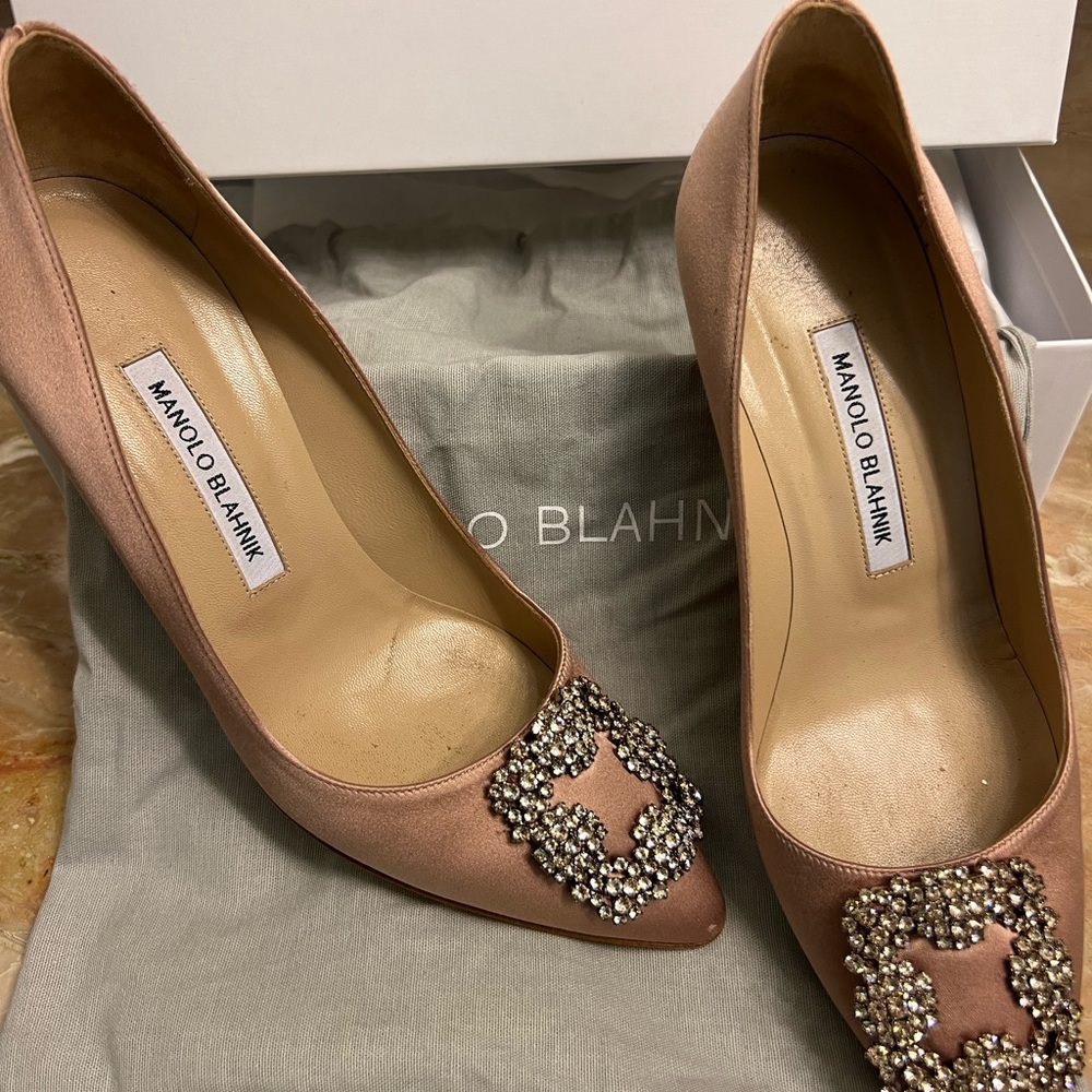 satin pump almond toe with crystal buckle